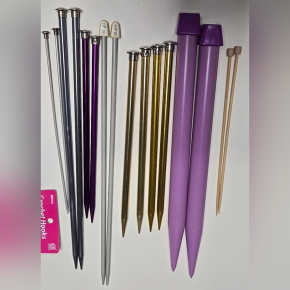 Various Sizes Of Knitting Needles And Crochet Needles New Quilted Needlecase - Picture 2 of 5